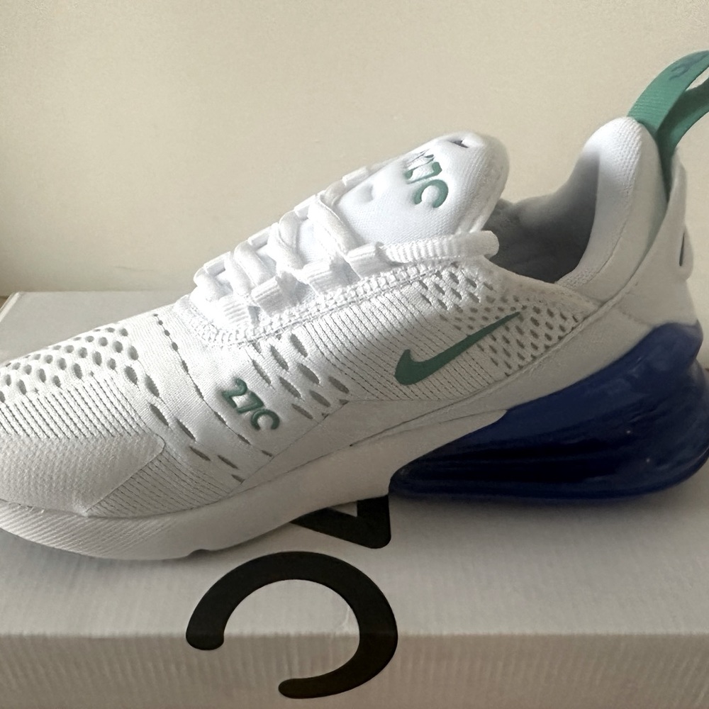 NIKe 270C